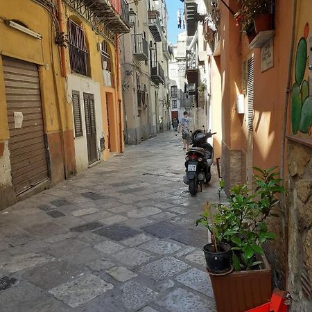 Casa Vacanza Mercato Ballaro' Palermo Exterior photo
